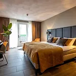 Hotel Maashof 4*